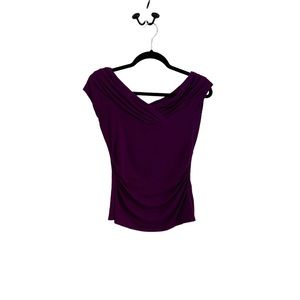 💜 White House Black Market Ruched Sided VNeck 💜